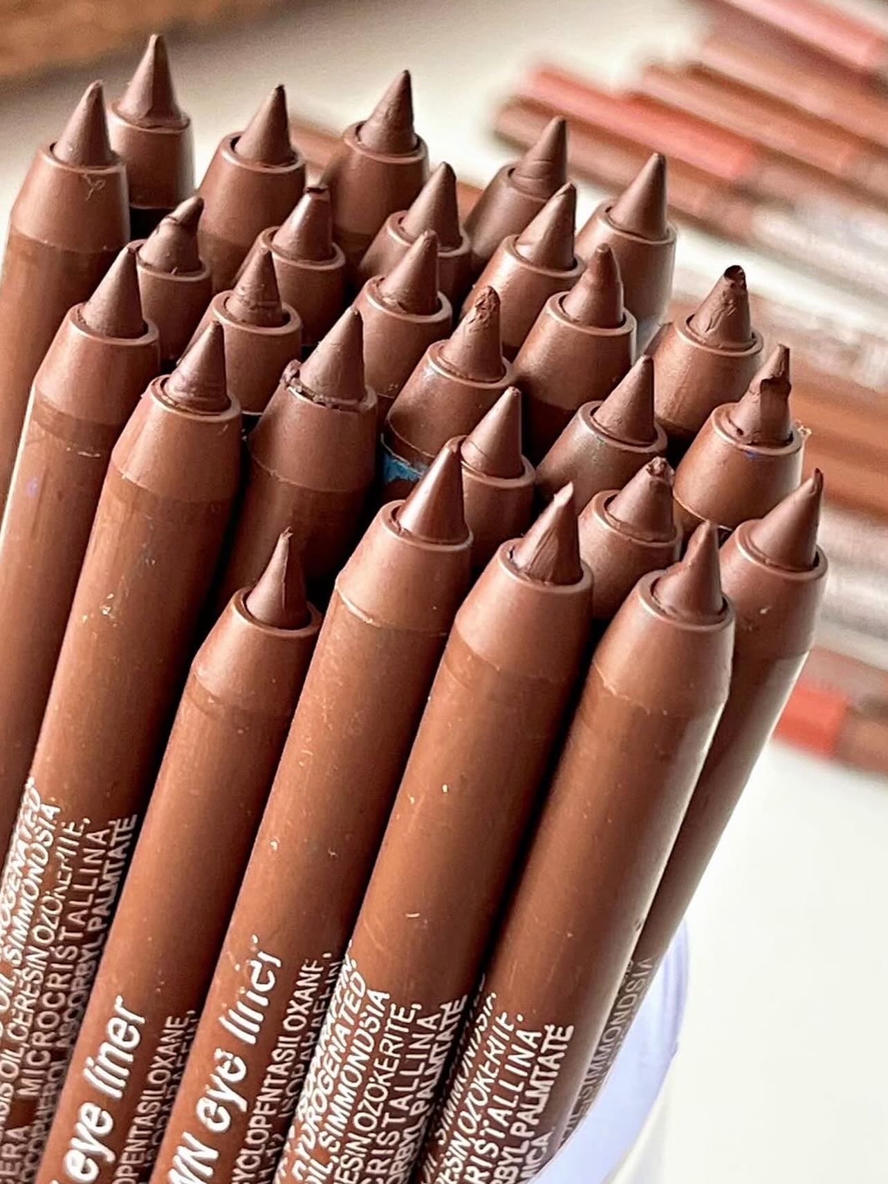 مداد چشم قهوه ای فلورمار